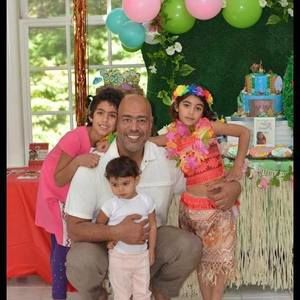 Meet your Posher, Ashraf